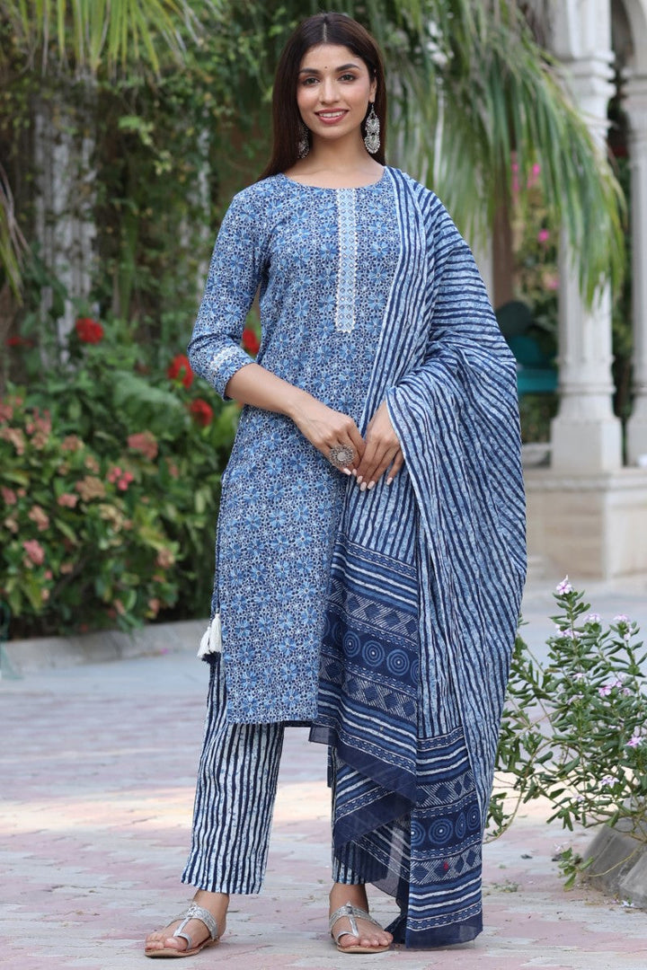 Blue-&-White-Cotton-Fabric-Printed-Fancy-Kurta-And-Palazzo
