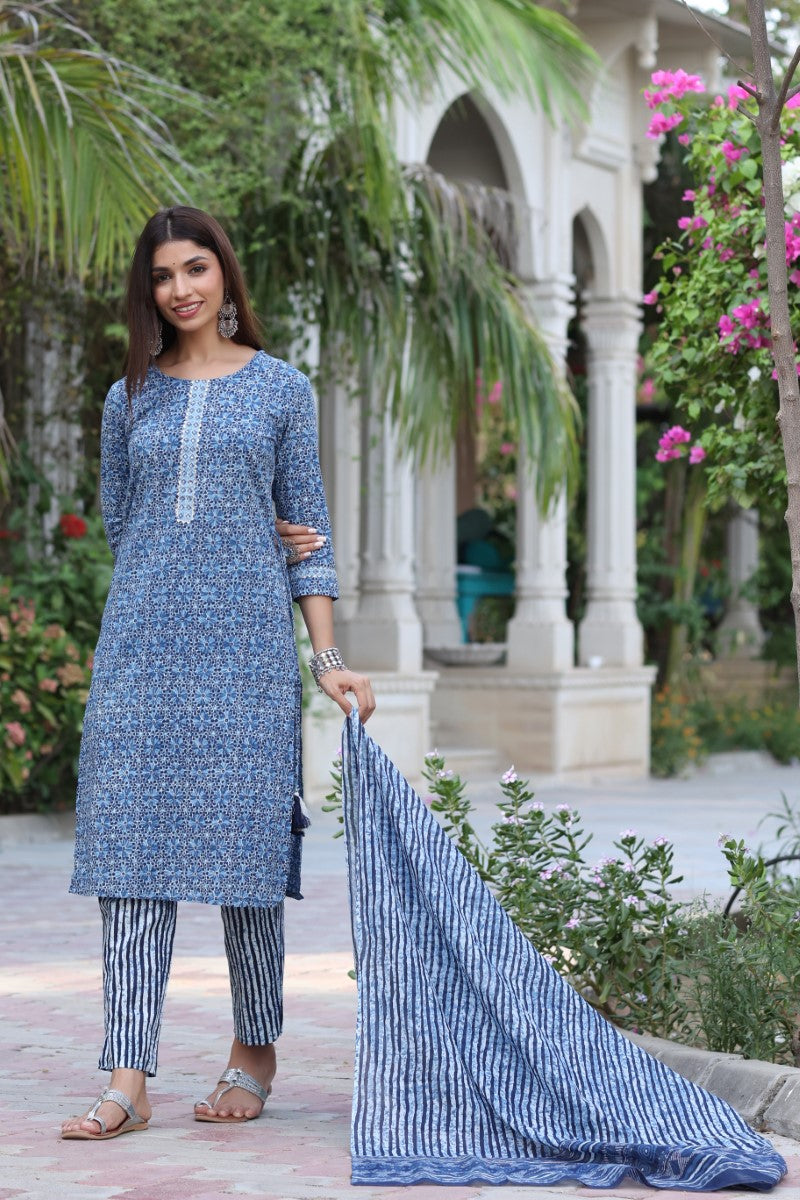 Blue-&-White-Cotton-Fabric-Printed-Fancy-Kurta-And-Palazzo