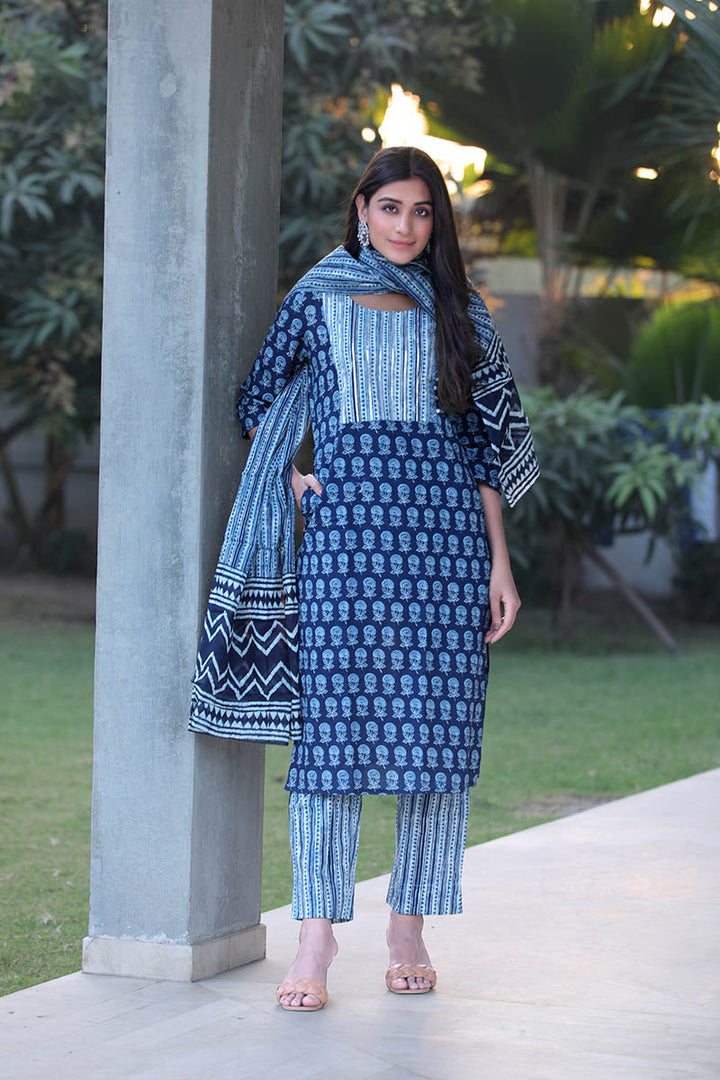Blue-&-White-Cotton-Fabric-Printed-Fancy-Kurta-&-Palazzo