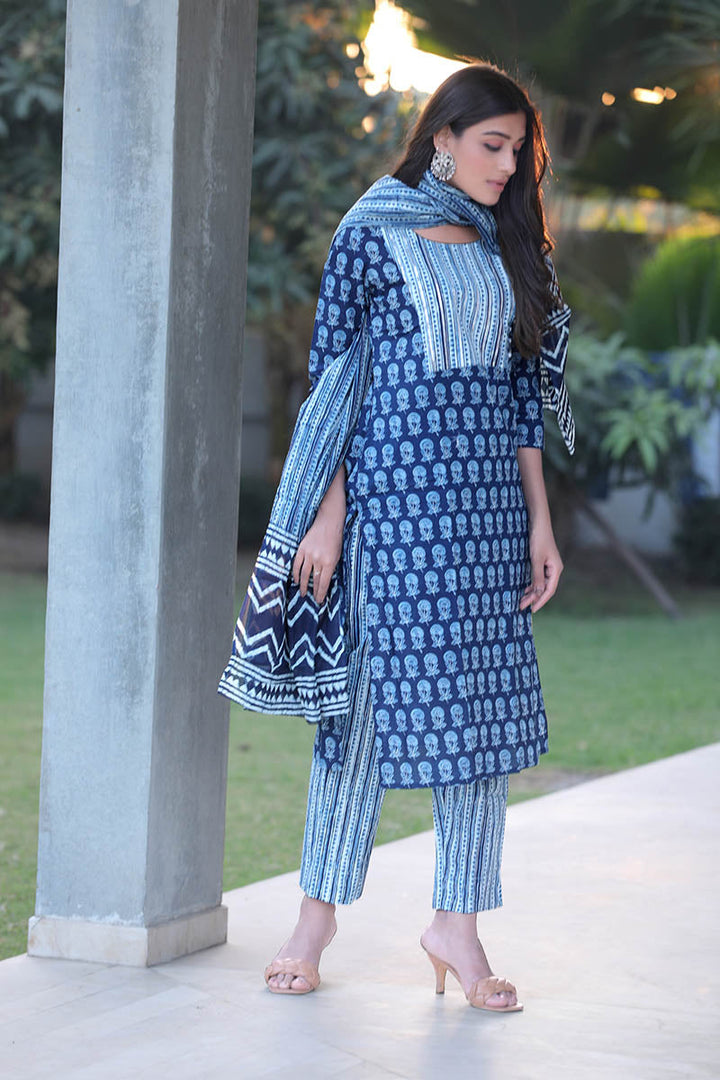Blue-&-White-Cotton-Fabric-Printed-Fancy-Kurta-&-Palazzo