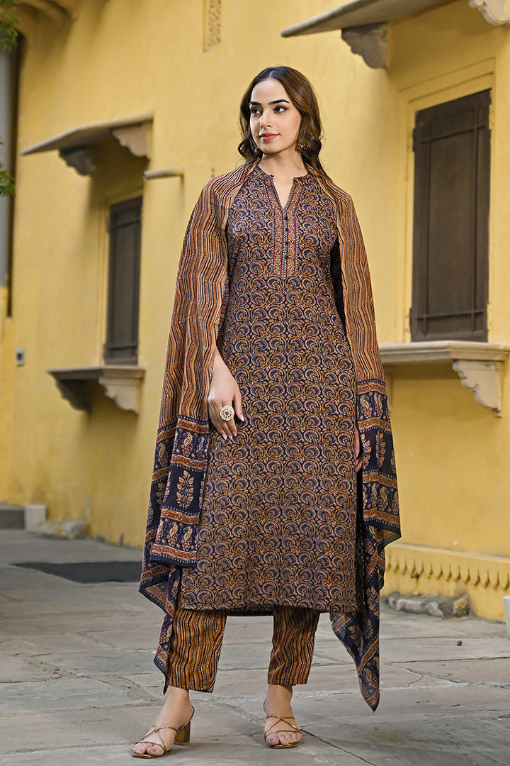 White-Silk-Blend-Embroidered-Straight-3-Piece-Kurta-Set