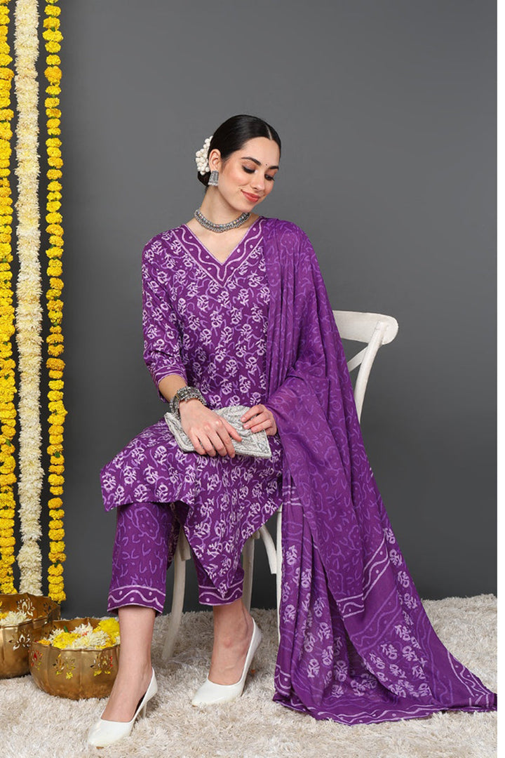 Violet-Rayon-Blend-Ethnic-Motifs-Printed-Straight-Suit-Set