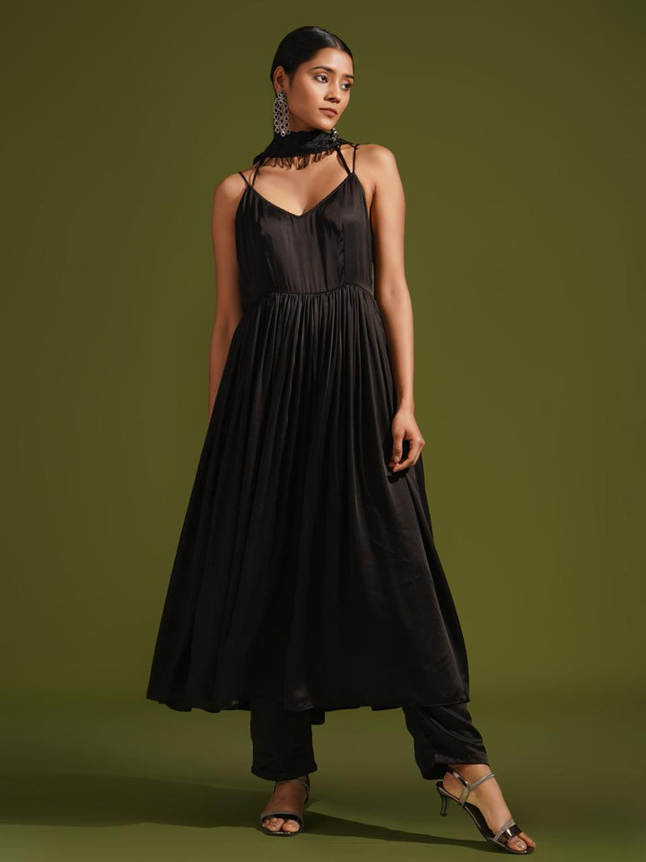 zeresouq-black-halter-neck-strappy-anarkali-set