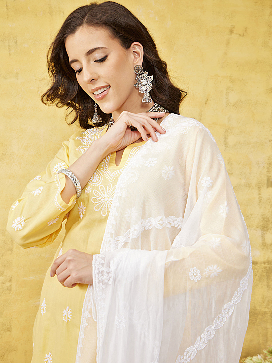 White-Chiffon-Embroidered-Chikankari-Dupatta