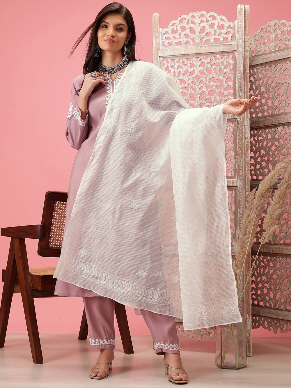 White-Cotton-Blend-Ethnic-Motifs-Chikankari-Kota-Dupatta