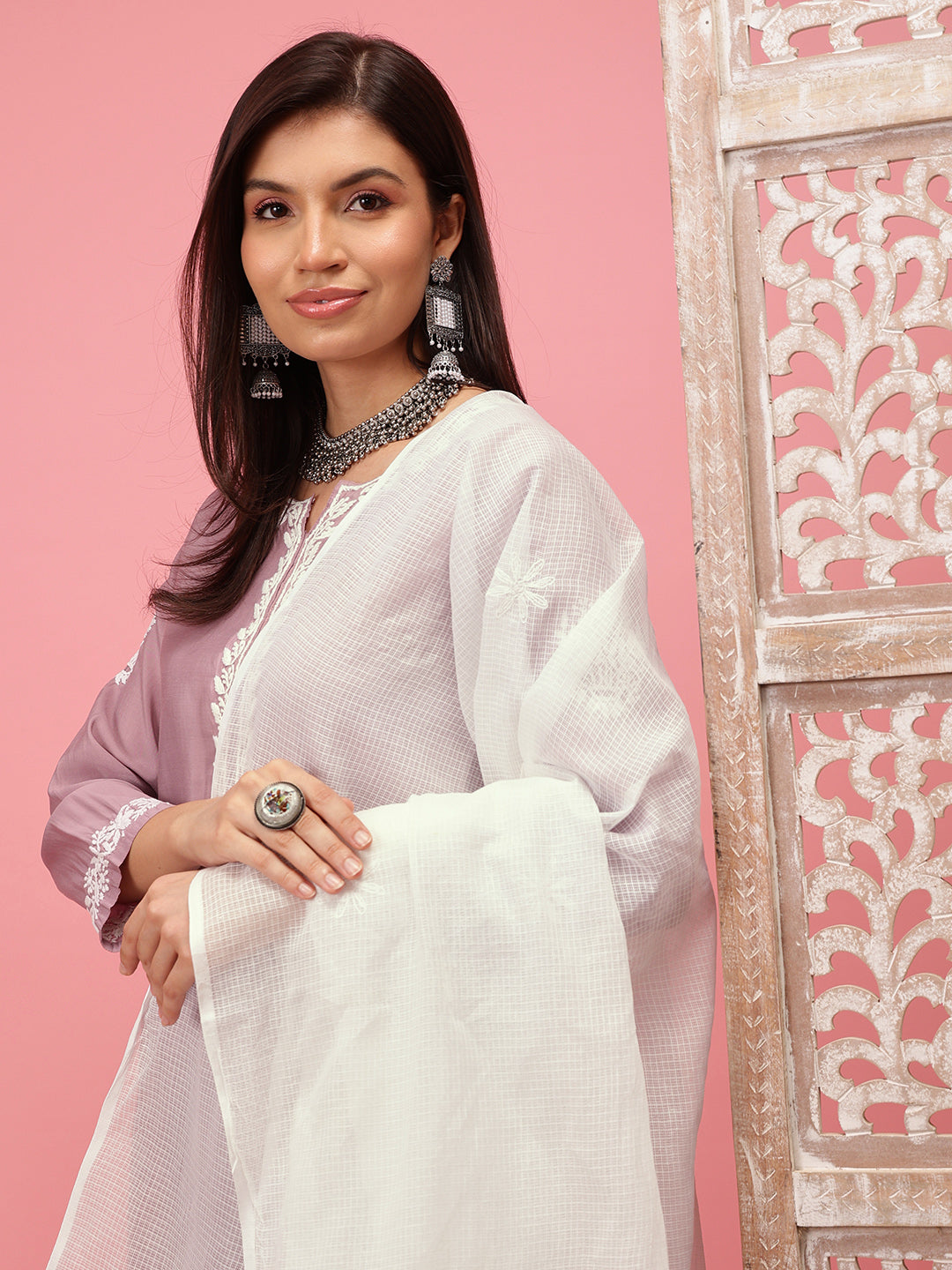 White-Cotton-Blend-Ethnic-Motifs-Chikankari-Kota-Dupatta