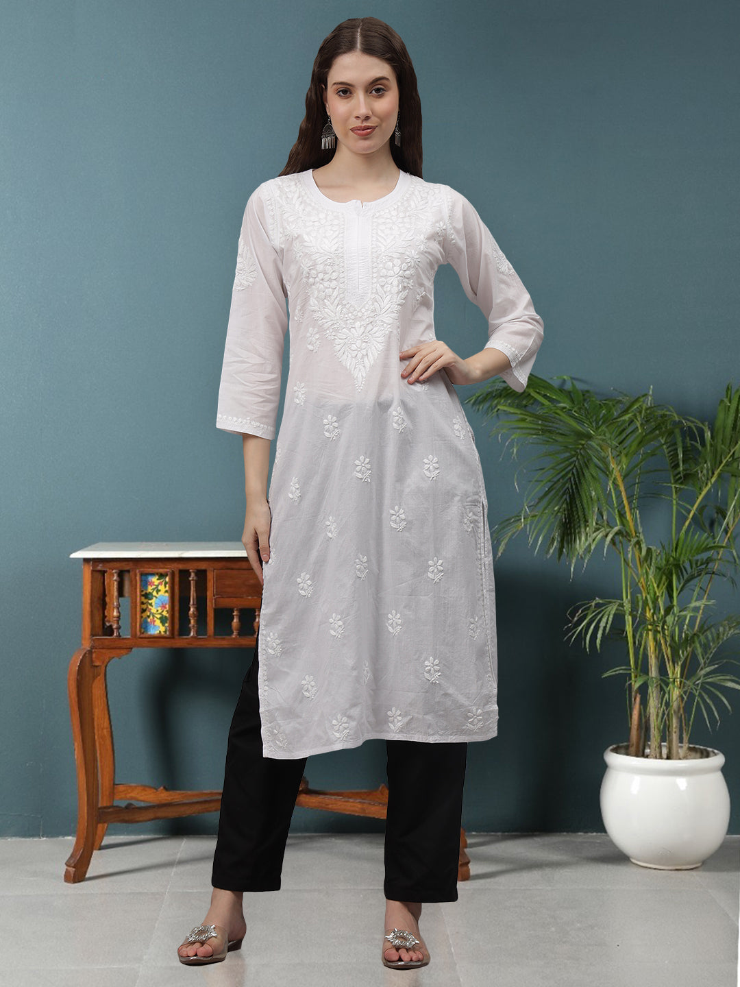 White-Cotton-Embroidery-Chikankari-Kurta