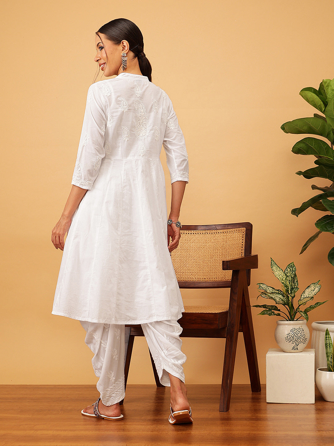 White-Cotton-Hand-Embroidered-Manderian-Collar-Anarkali-Kurta