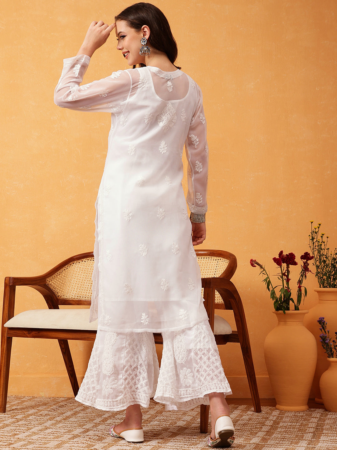 White-Georgette-Embroidered-Chikankari-2-Piece-Kurta-Set