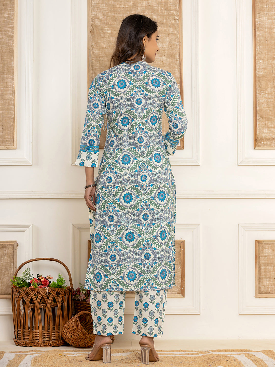 Turquoise-Blue-&-White-Cotton-Printed-3-Piece-Kurta-Set