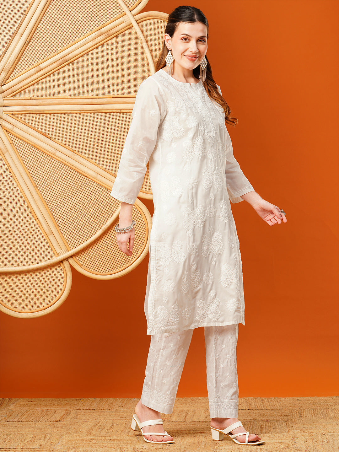 White-Cotton-Embroidered-Chikankari-Kurta-Only
