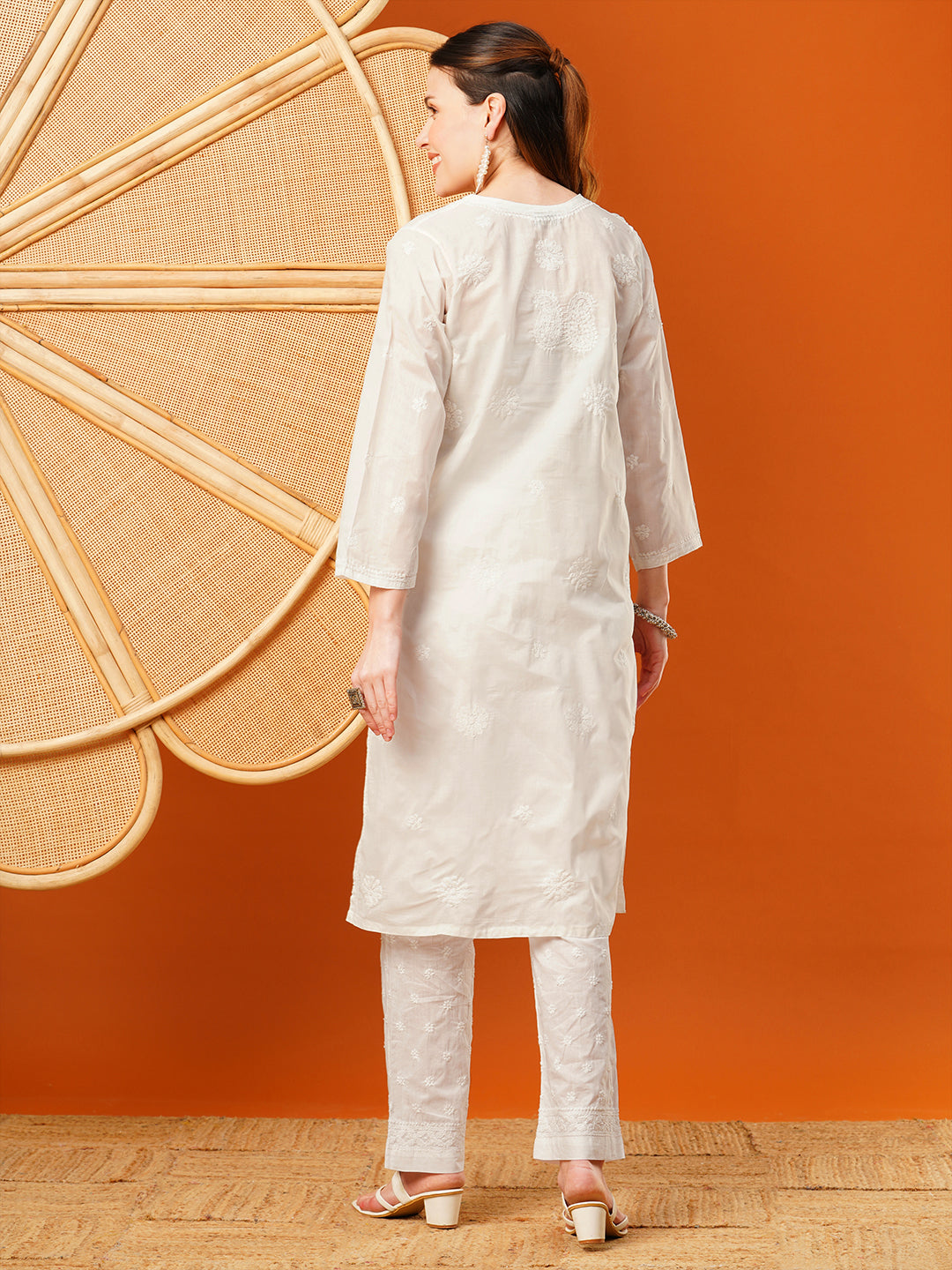 White-Cotton-Embroidered-Chikankari-Kurta-Only