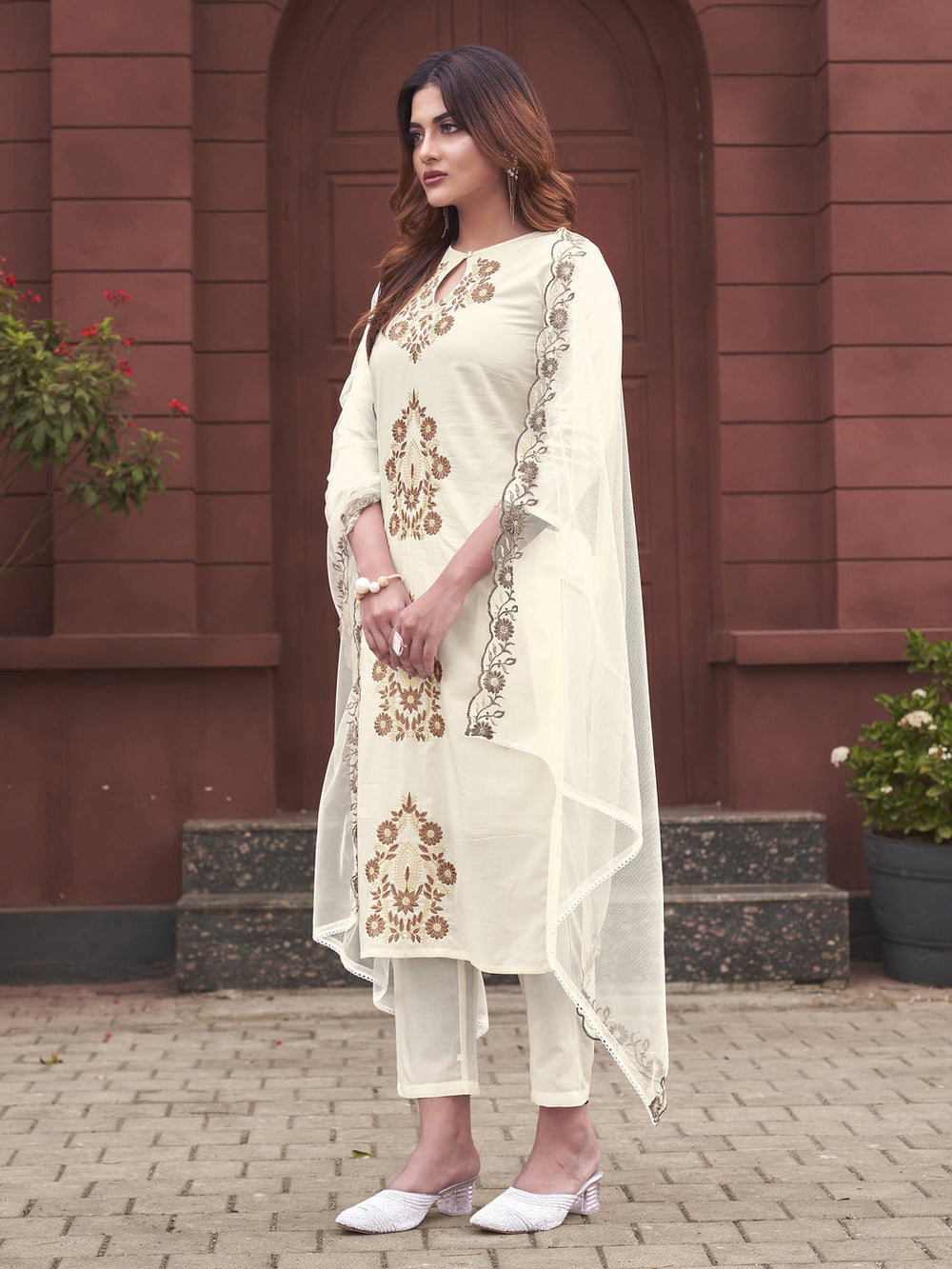 White-Pure-Cotton-Embroidered-Kurta-Set