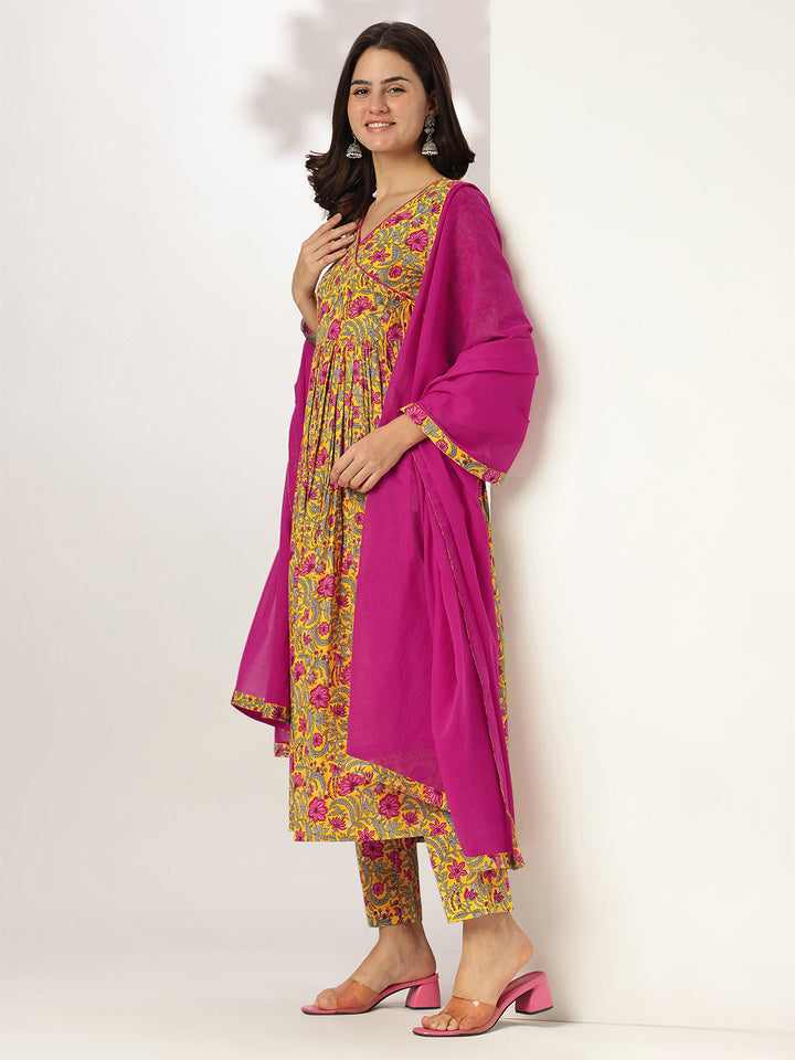 Yellow-Cotton--Floral-Printed-3-Piece-Kurta-Set