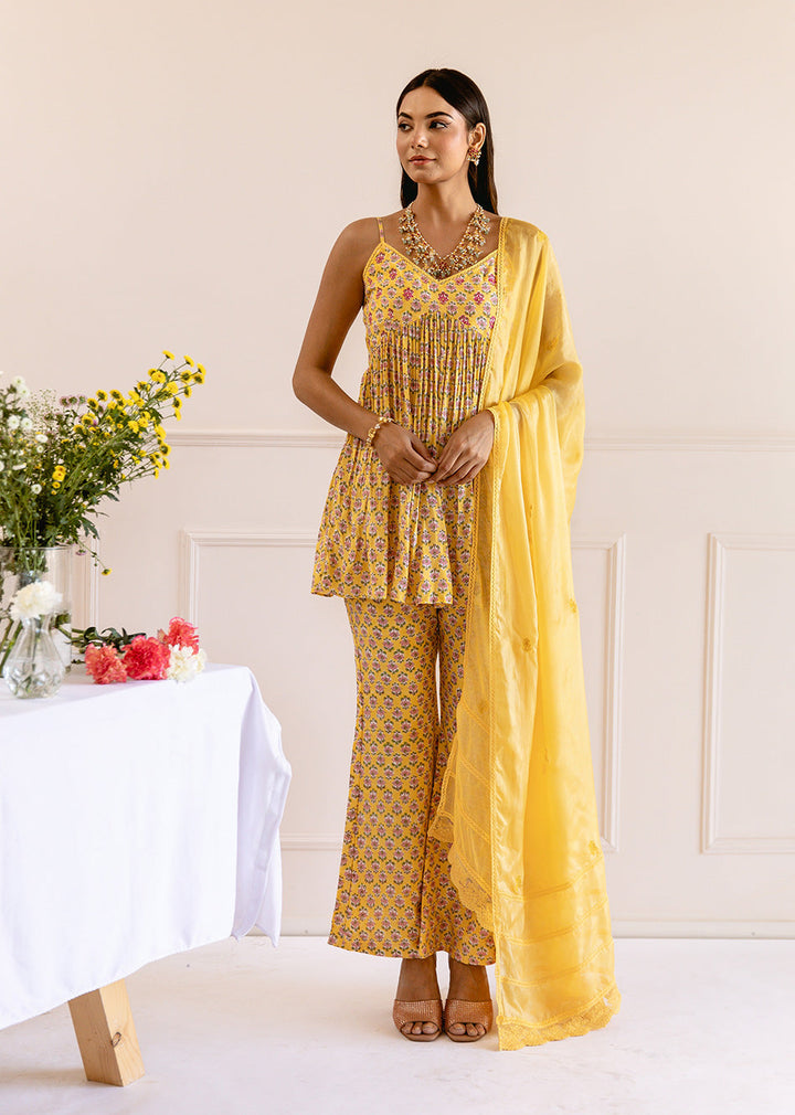 Yellow-Muslin-Silk-Printed-Strappy-3-Piece-Kurta-Set