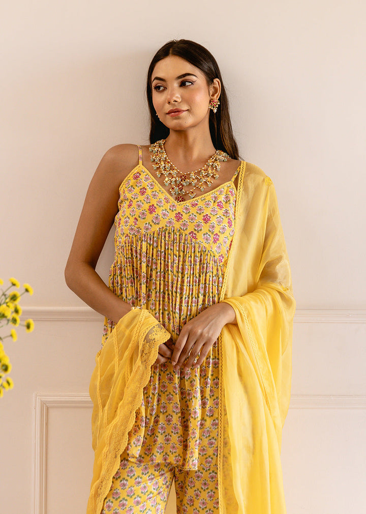 Yellow-Muslin-Silk-Printed-Strappy-3-Piece-Kurta-Set