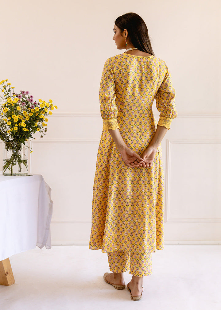 Yellow-Muslin-Silk-Waist-Detailed-Anarkali-Set