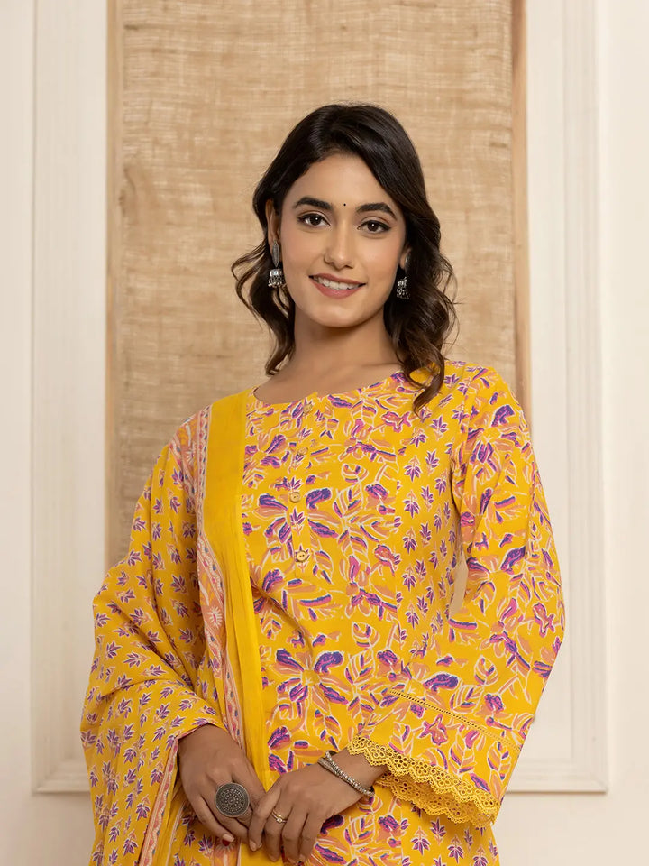 Yellow-Cotton-Printed-Pakistani-Style-3-Piece-Kurta-Set