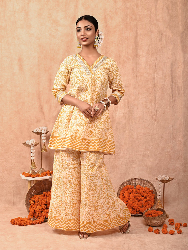 ZERESOUQ-Yellow-Zeenat-Chanderi-Silk-Kurta-Set-(Set-Of-2)