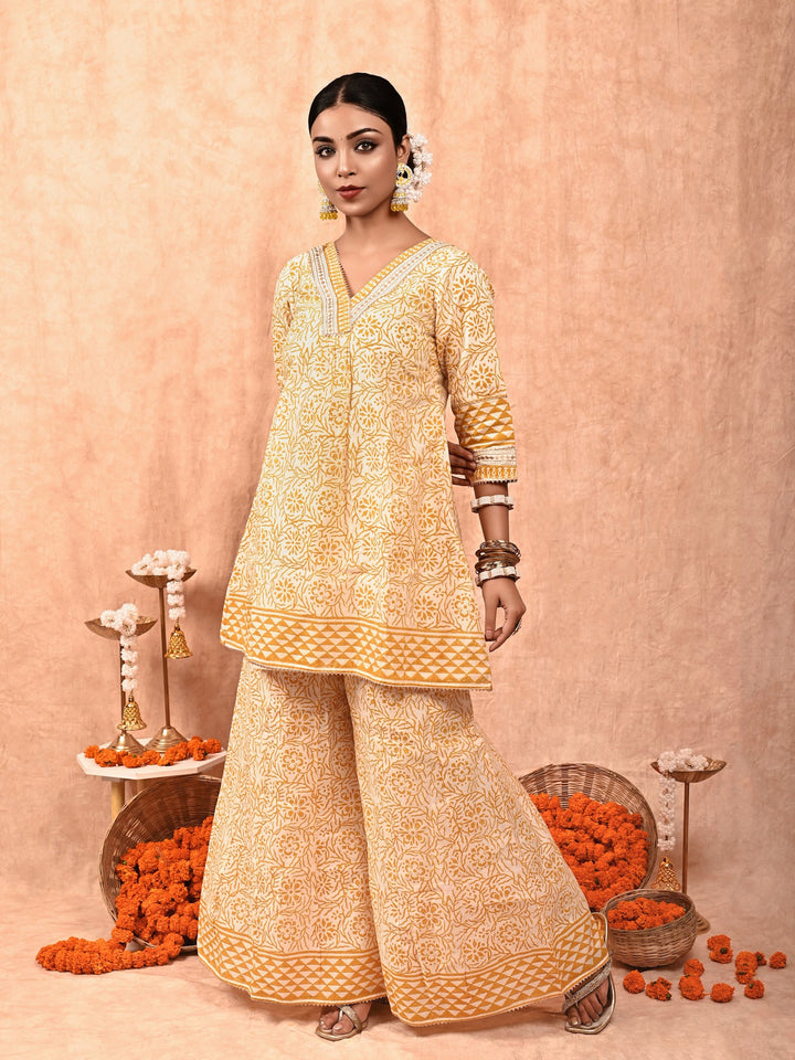 ZERESOUQ-Yellow-Zeenat-Chanderi-Silk-Kurta-Set-(Set-Of-2)