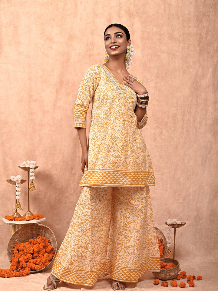 ZERESOUQ-Yellow-Zeenat-Chanderi-Silk-Kurta-Set-(Set-Of-2)