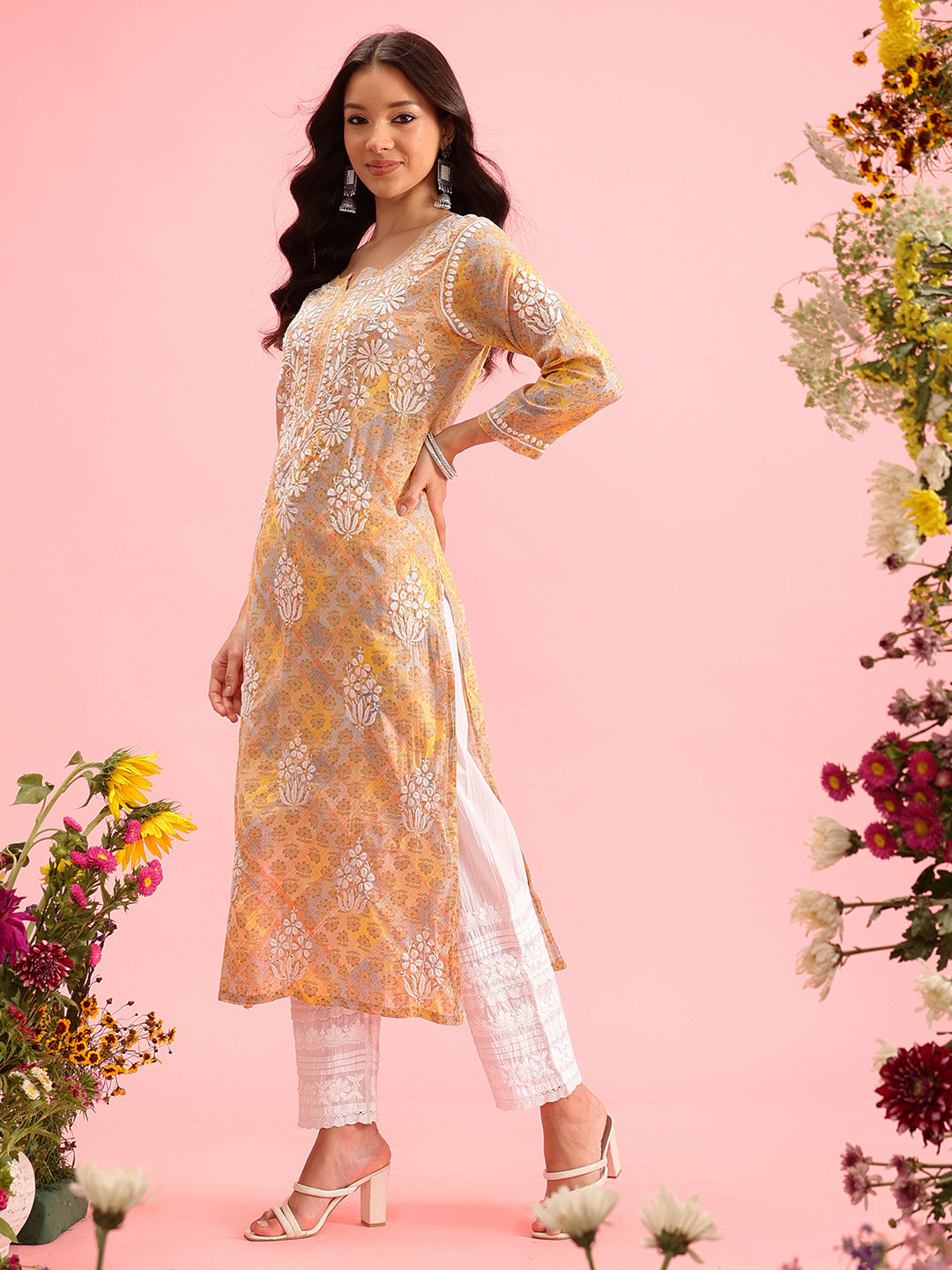 Yellow-&-White-Mul-Cotton-Embroidered-Chikankari-Kurta