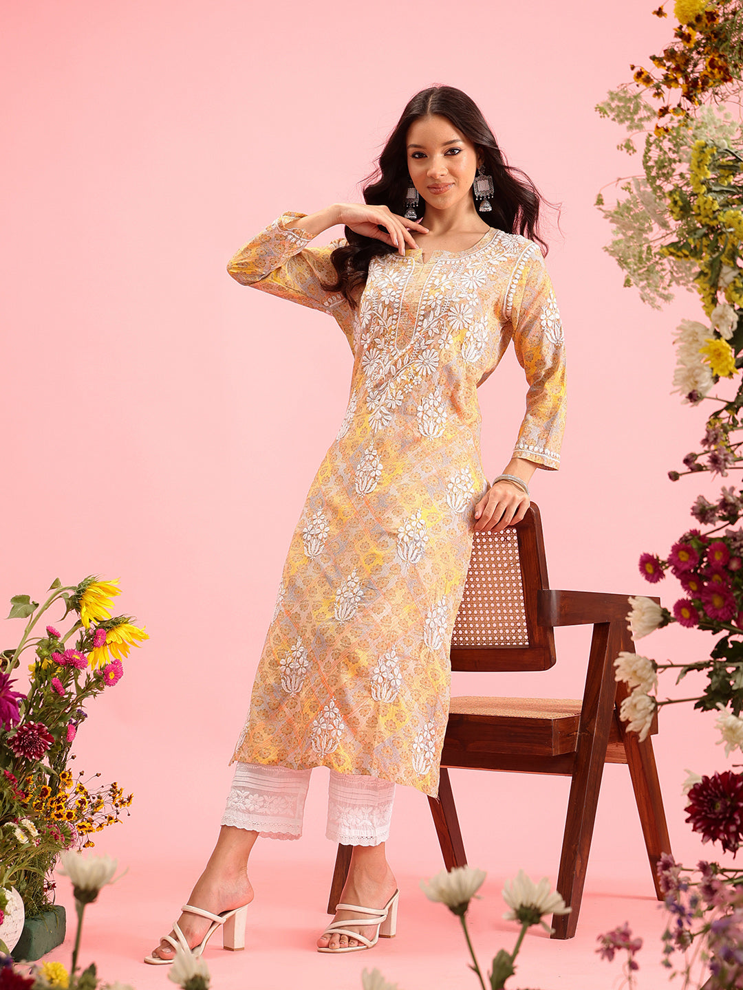 Yellow-&-White-Mul-Cotton-Embroidered-Chikankari-Kurta