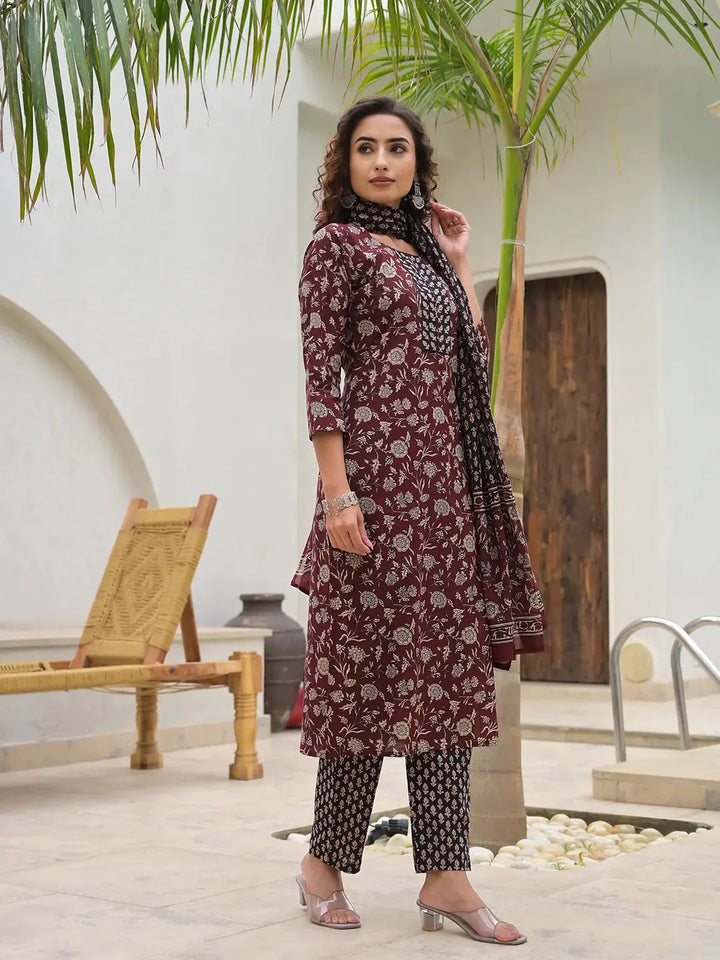 Maroon-Cotton-Piping-On-Yoke-Floral-Print-3-Piece-Kurta-Set