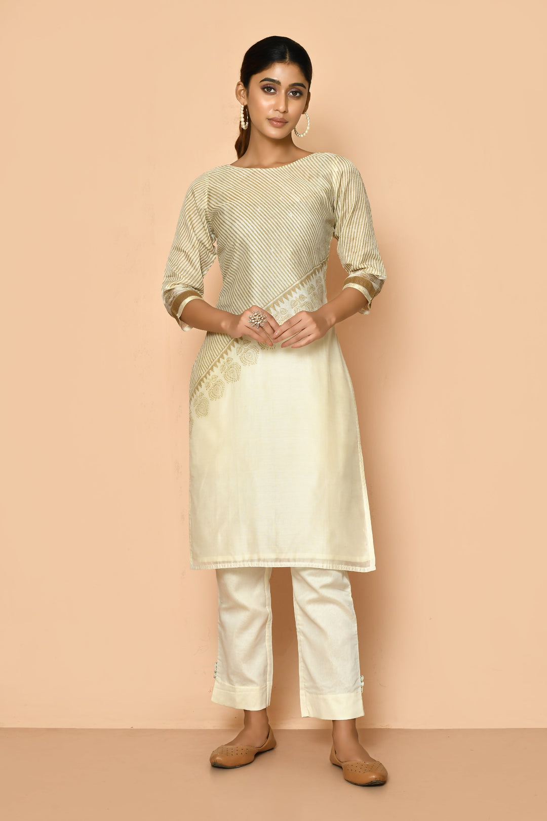 ZERESOUQ-Zeba-Ivory-Handloom-Maheshwari-Silk-Kurta-Set