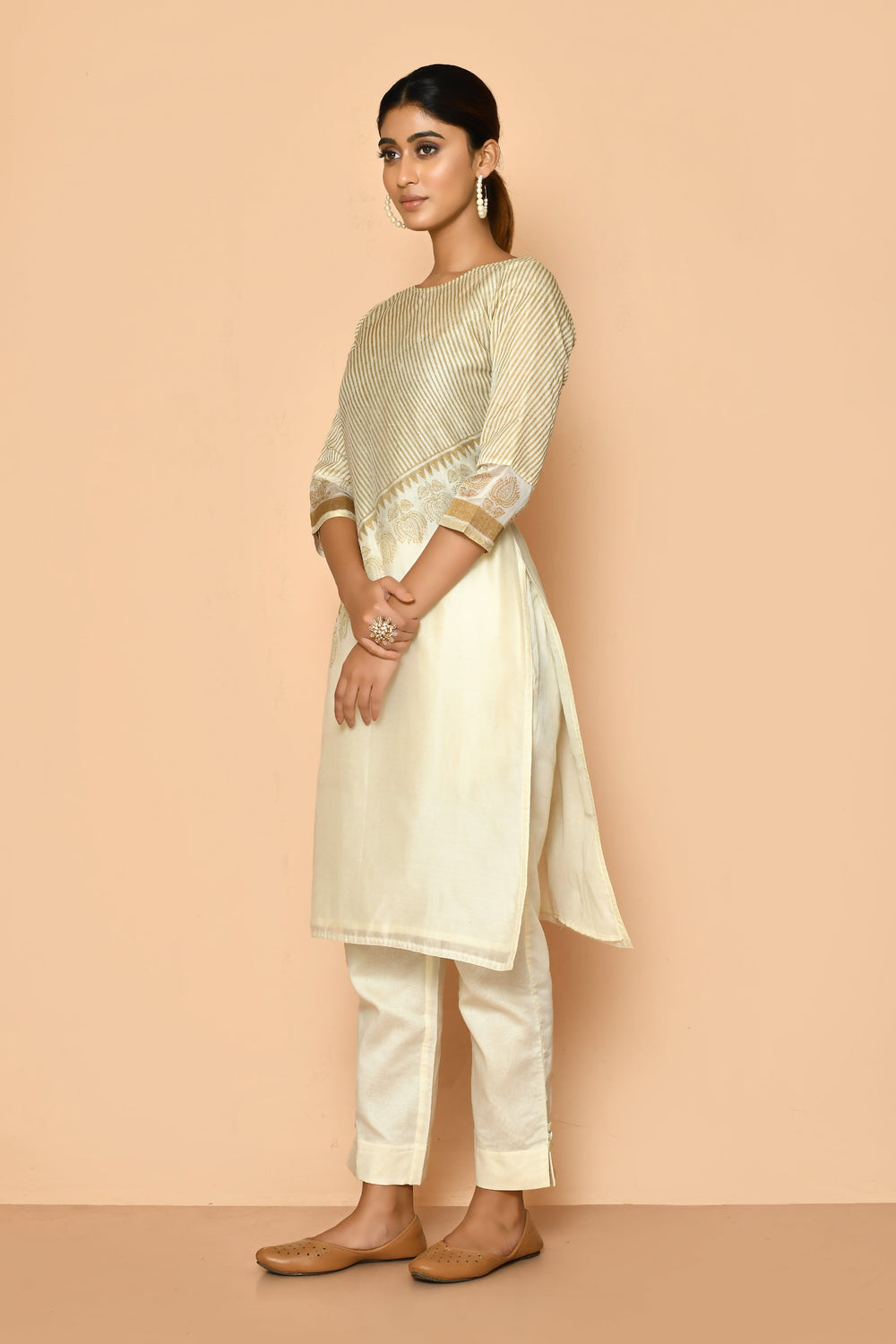 ZERESOUQ-Zeba-Ivory-Handloom-Maheshwari-Silk-Kurta-Set