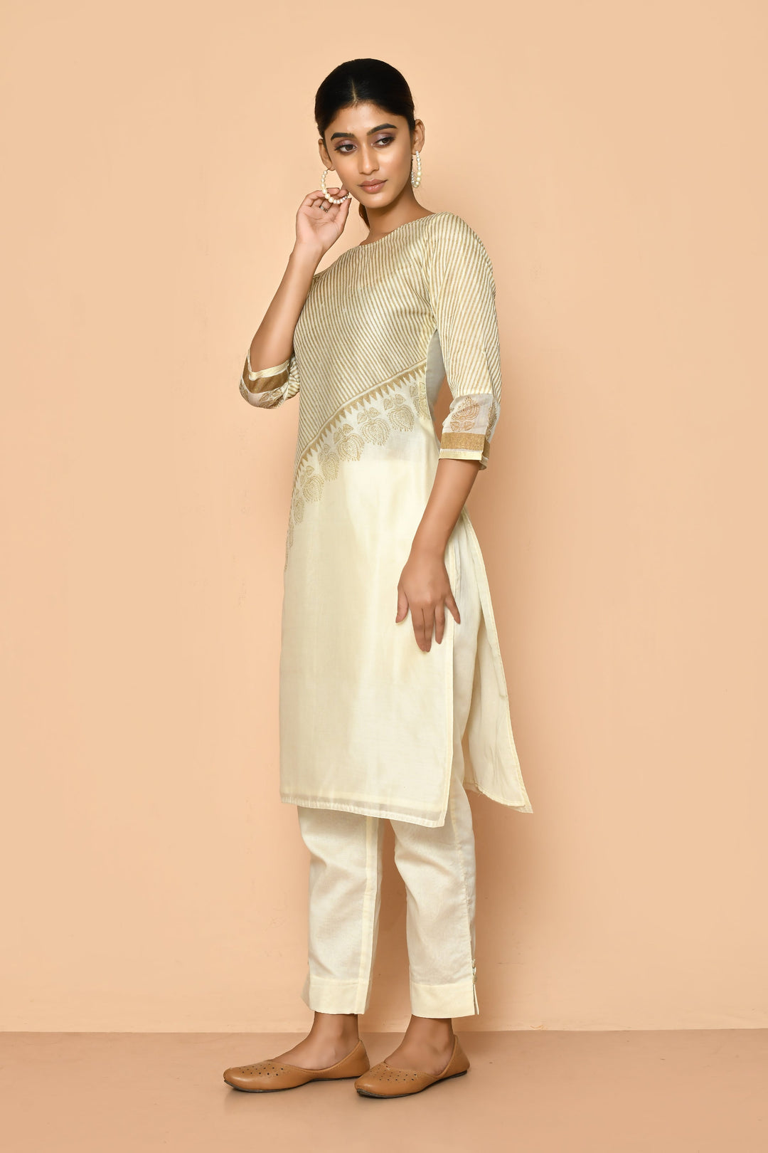 ZERESOUQ-Zeba-Ivory-Handloom-Maheshwari-Silk-Kurta-Set