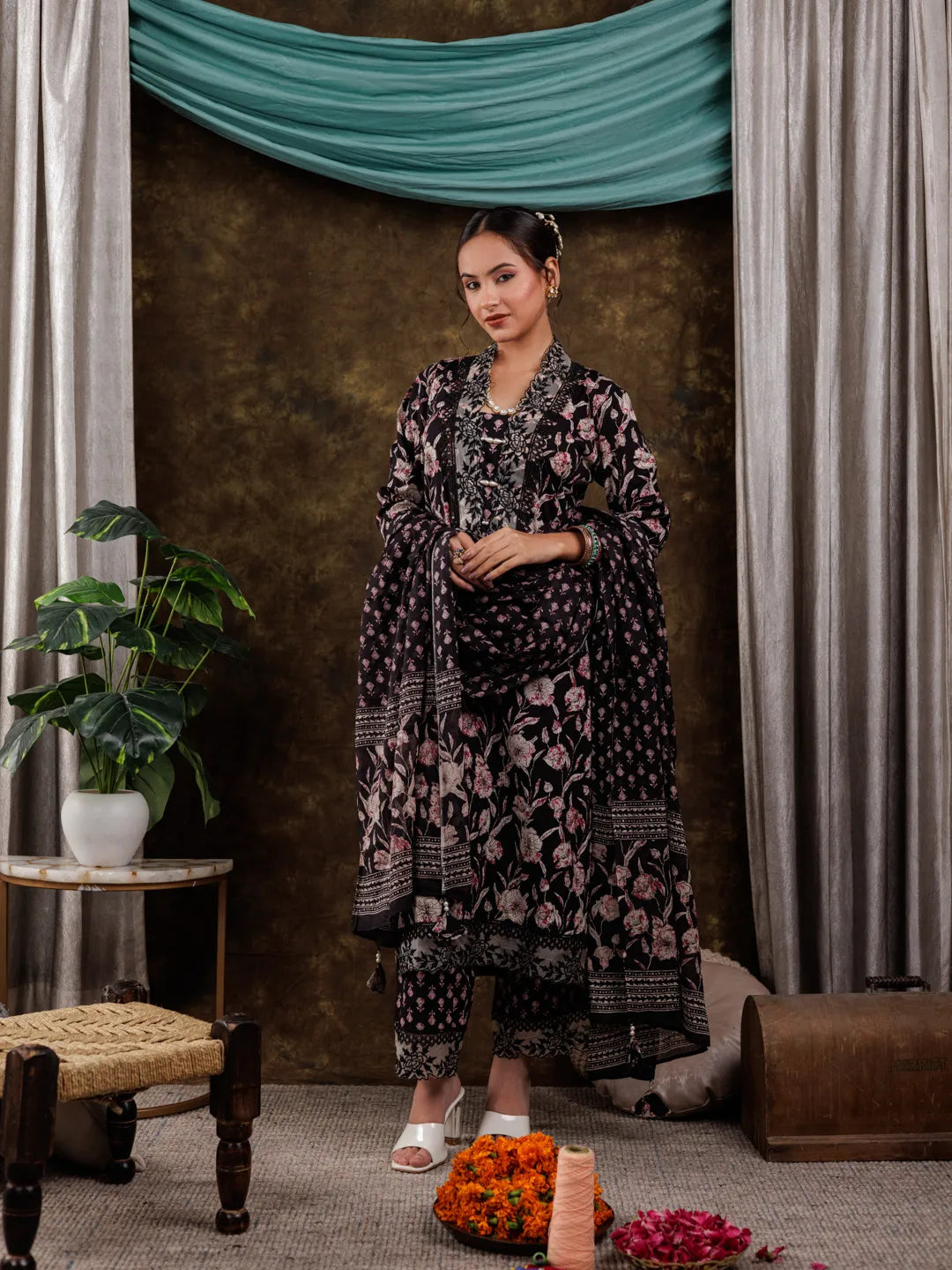 Black-Cotton-Floral-Print-Beads-Straight-3-Piece-Kurta-Set