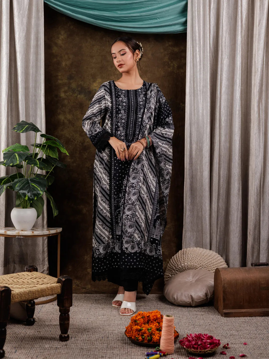 Black-Muslin-Silk-Hand-Embroidery-Straight-3-Piece-Kurta-Set