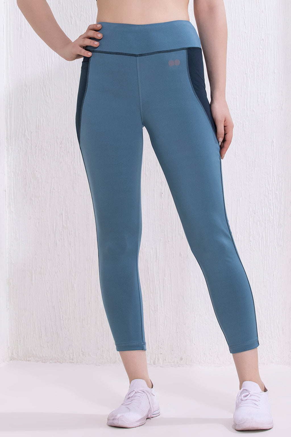 Baby-Blue-Polyamide-Ankle-Length-Tights-With-Side-Pockets