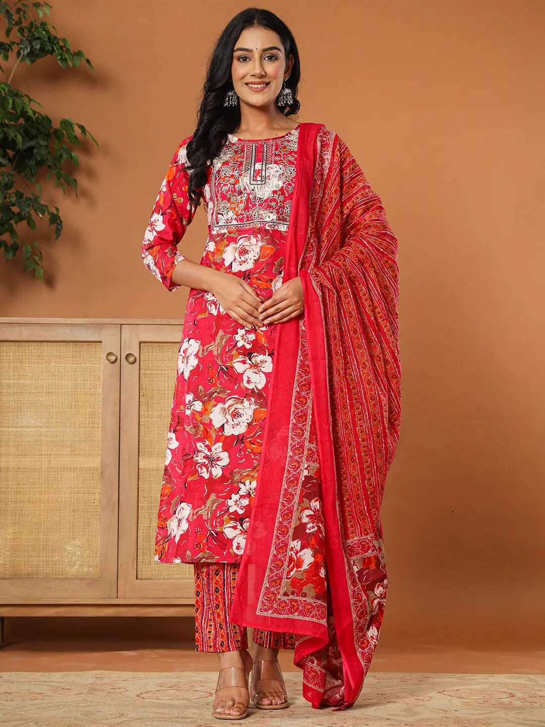 Pink-Cotton-Floral-Embroidered-3-Piece-Kurta-Set