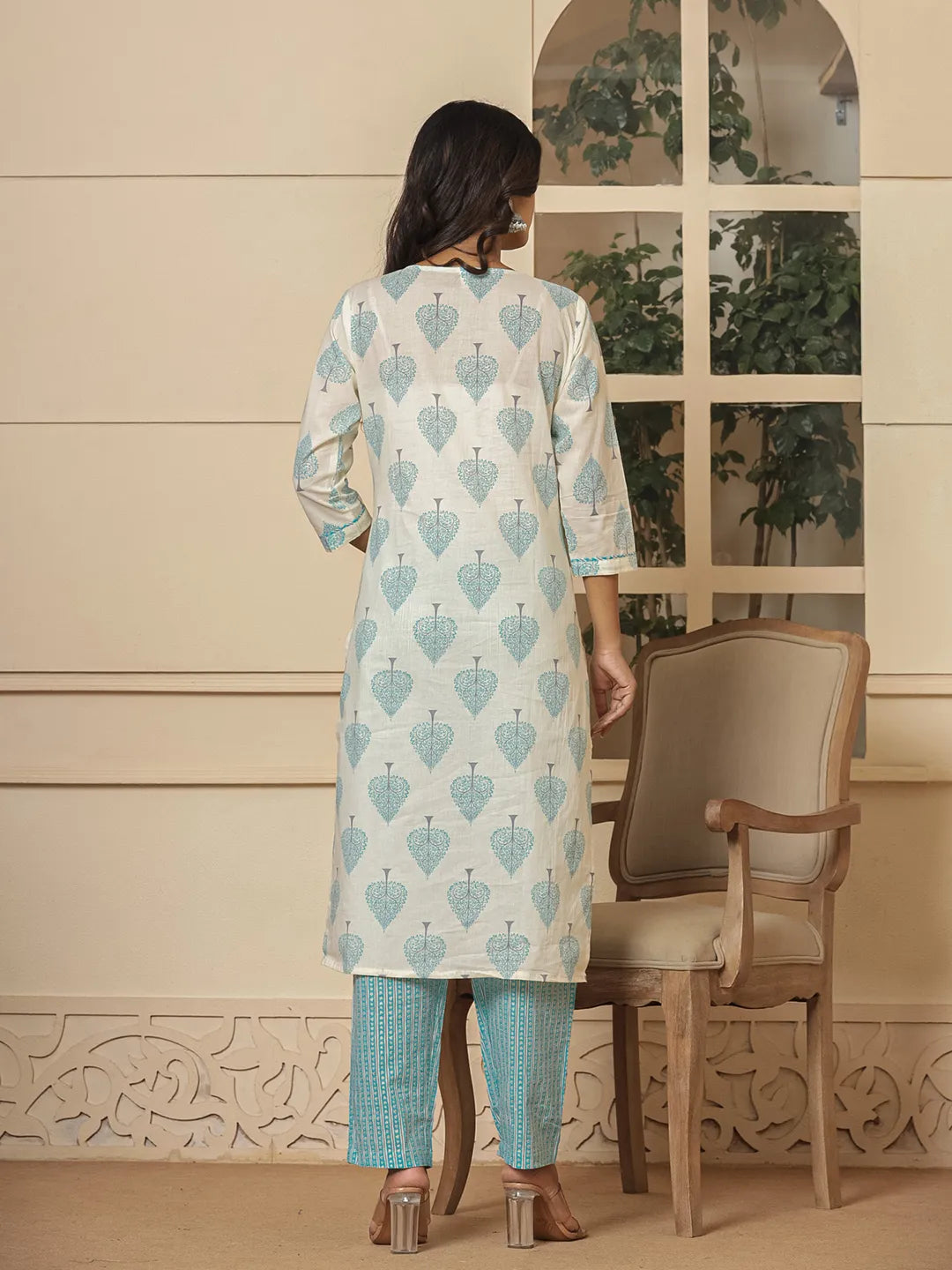 Turquoise-Blue-And-White-Cotton-Embroidered-3-Piece-Kurta-Set