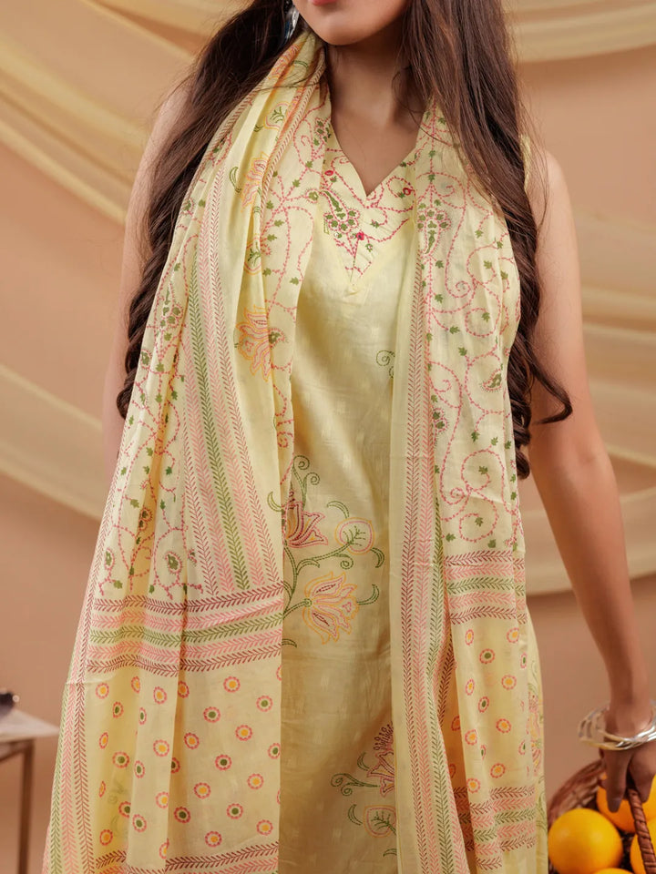 Yellow-Cotton-Floral-Printed-Sleeveless-3-Piece-Kurta-Set