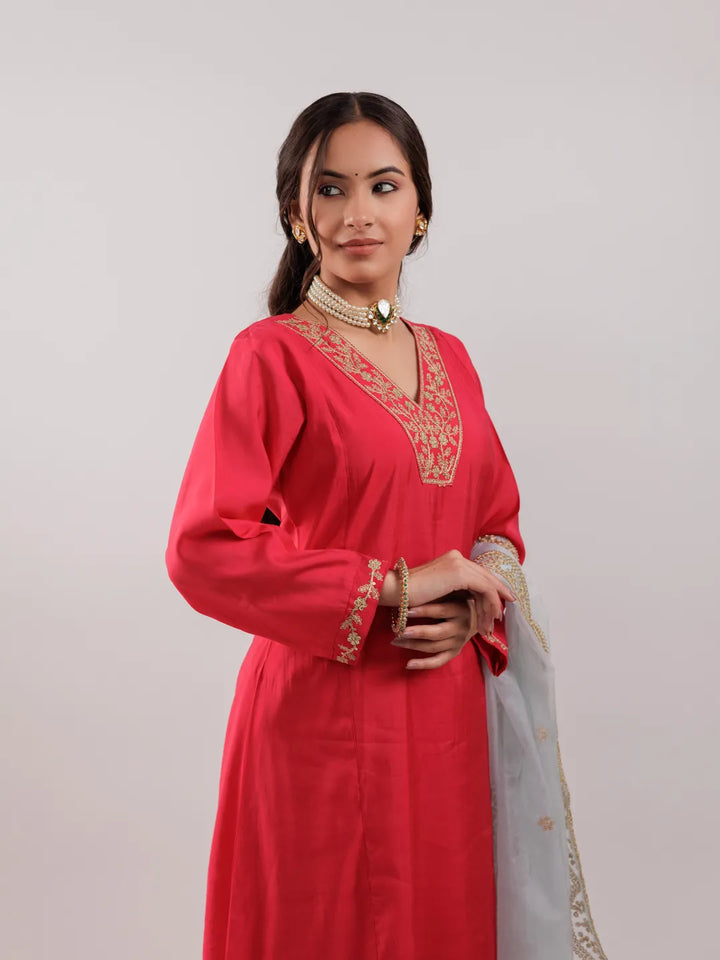 Fuchsia-Silk-Embroidered-3-Piece-Kurta-Set