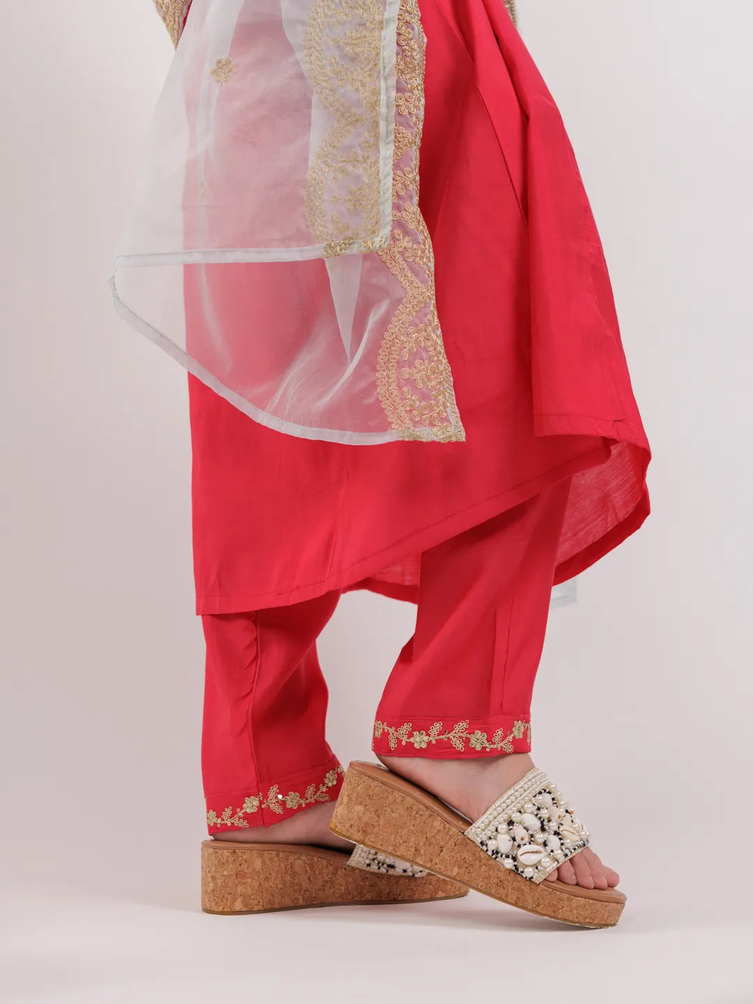 Fuchsia-Silk-Embroidered-3-Piece-Kurta-Set