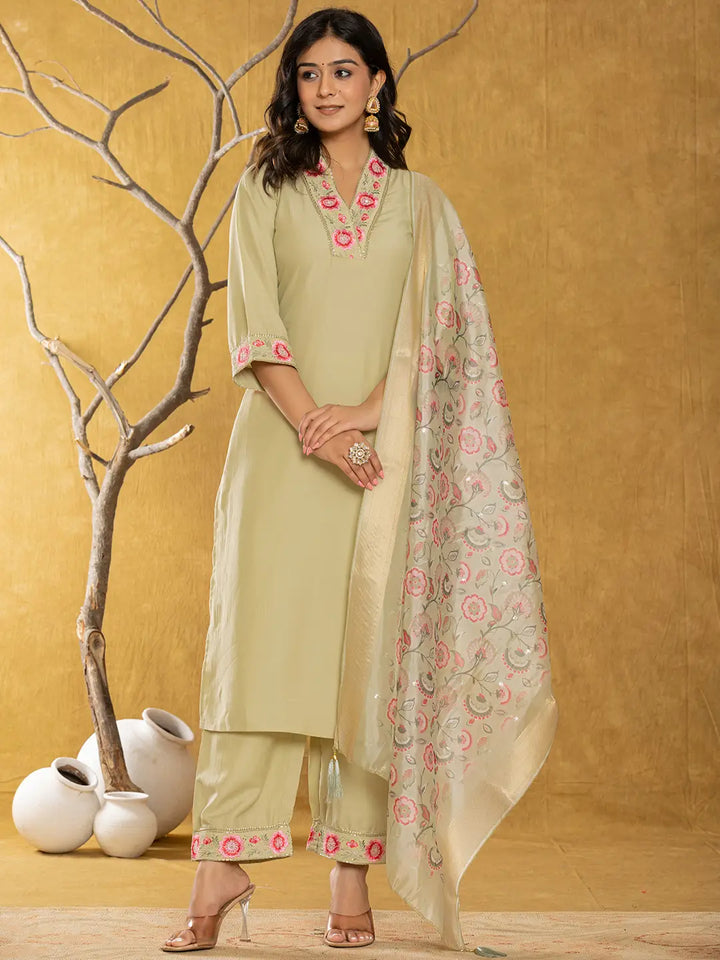 Green-Silk-Blend-Pakistani-Style-3-Piece-Kurta-Set