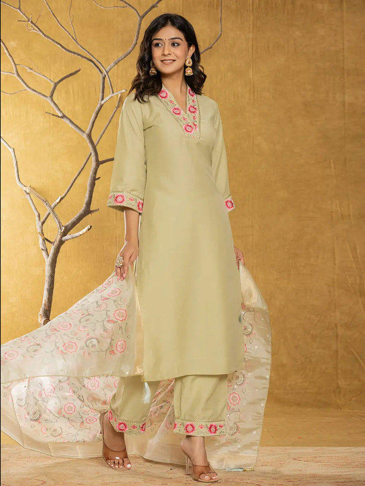 Green-Silk-Blend-Pakistani-Style-3-Piece-Kurta-Set