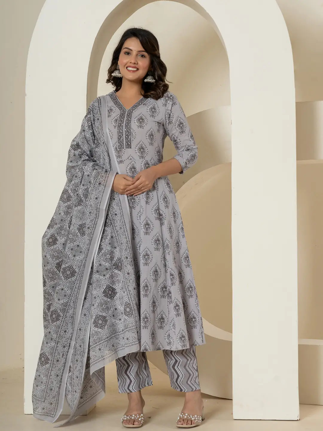 Grey-Cotton-Ethnic-Motifs-3-Piece-Kurta-Set