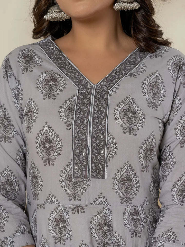 Grey-Cotton-Ethnic-Motifs-3-Piece-Kurta-Set