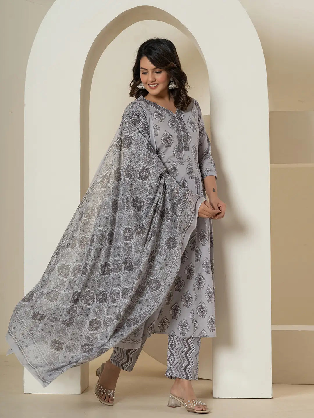 Grey-Cotton-Ethnic-Motifs-3-Piece-Kurta-Set