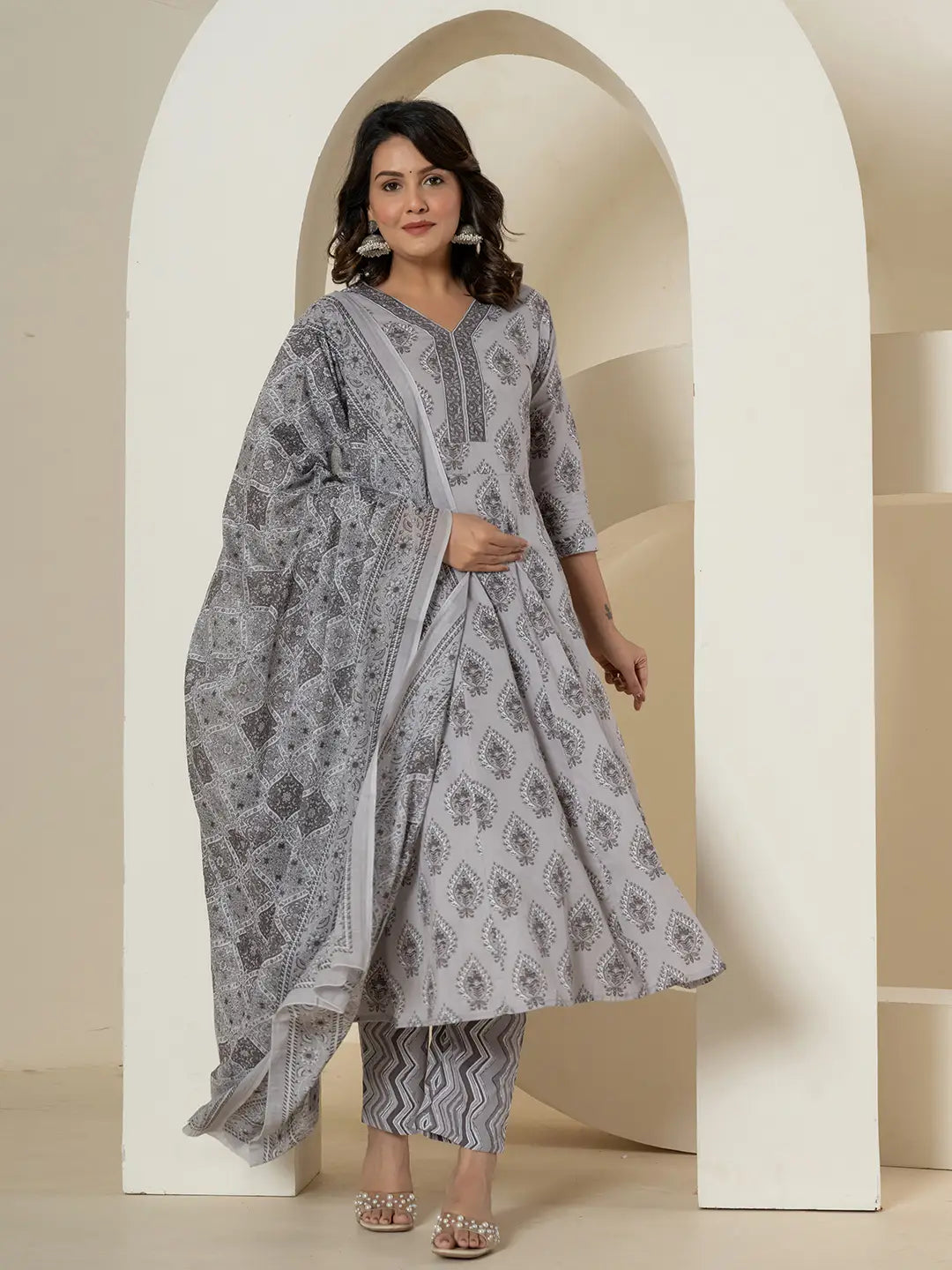 Grey-Cotton-Ethnic-Motifs-3-Piece-Kurta-Set