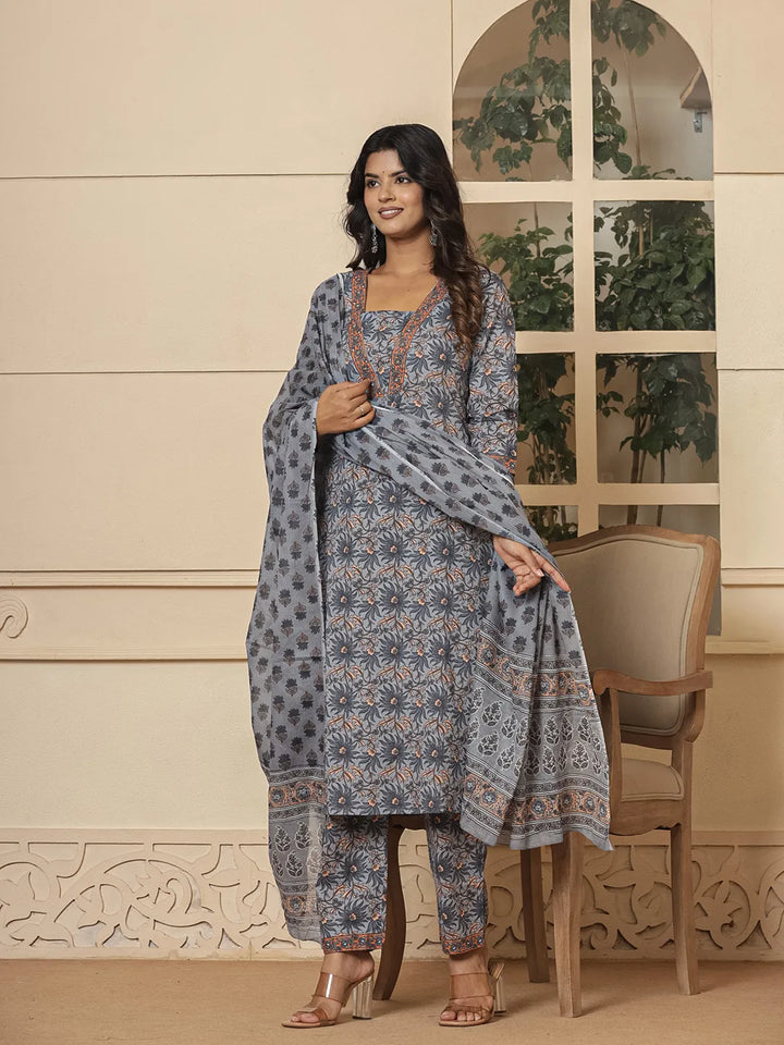 Grey-Cotton-Sequins-Work-3-Piece-Kurta-Set