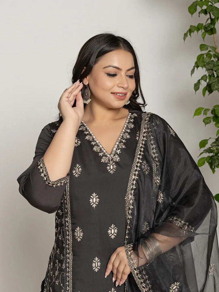 Grey-Silk-Blend-Thread-Work-Straight-Plus-Size-3-Piece-Kurta-Set