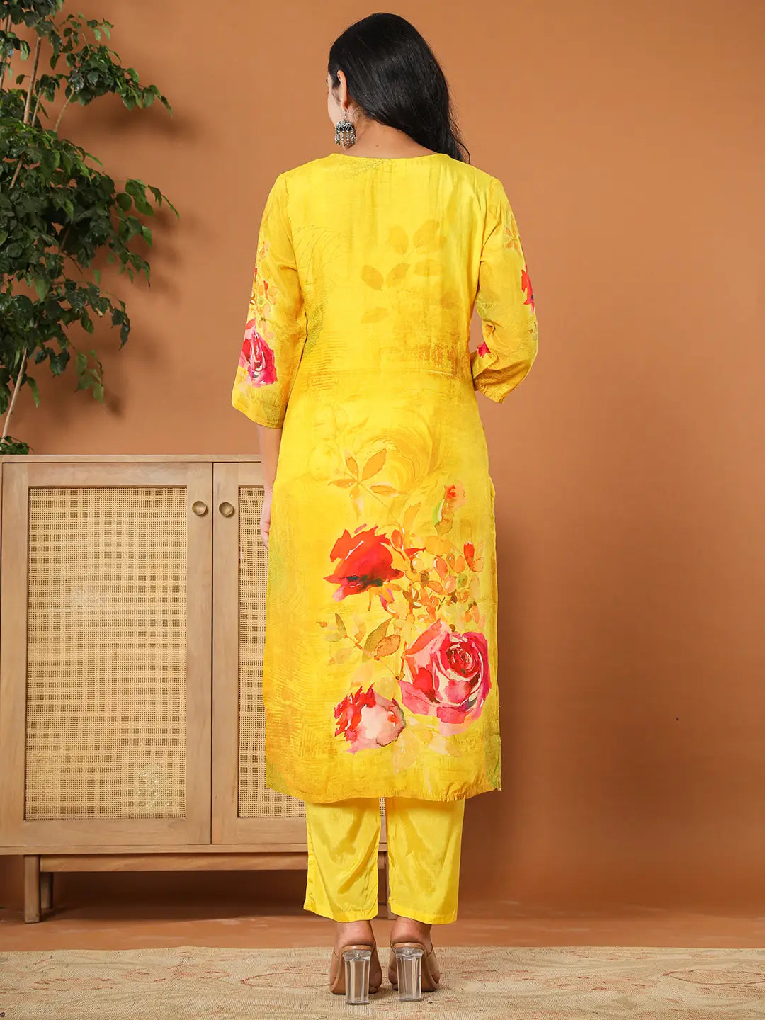 Mustard-Muslin-Floral-Printed-3-Piece-Kurta-Set