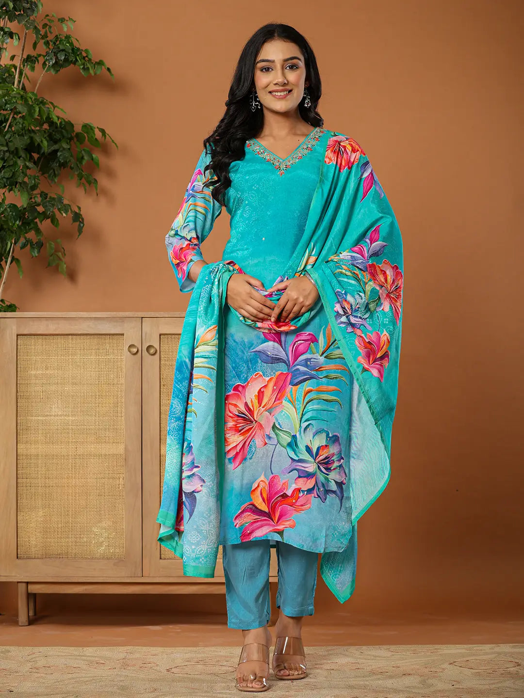 Blue-Muslin-Floral-Embroidered-3-Piece-Kurta-Set