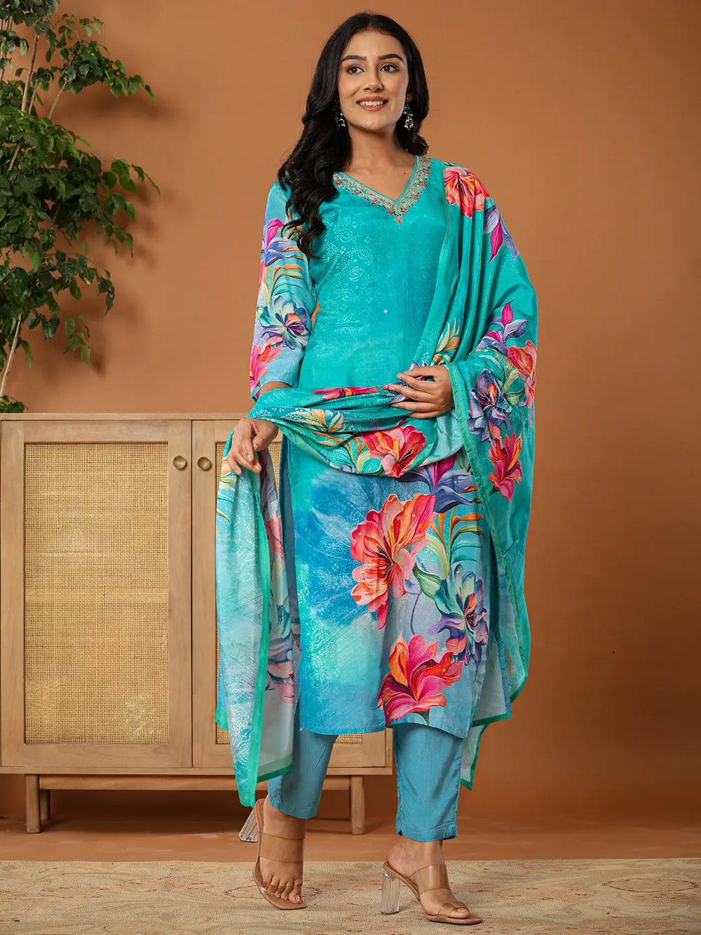 Blue-Muslin-Floral-Embroidered-3-Piece-Kurta-Set